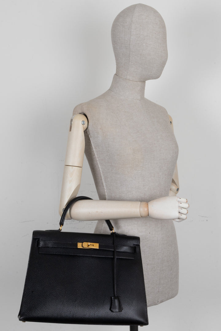 HERMÈS Kelly 35 Sellier Vache Ardennes Noir Or