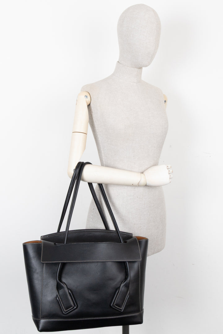 BOTTEGA VENETA The Arco Bag Black