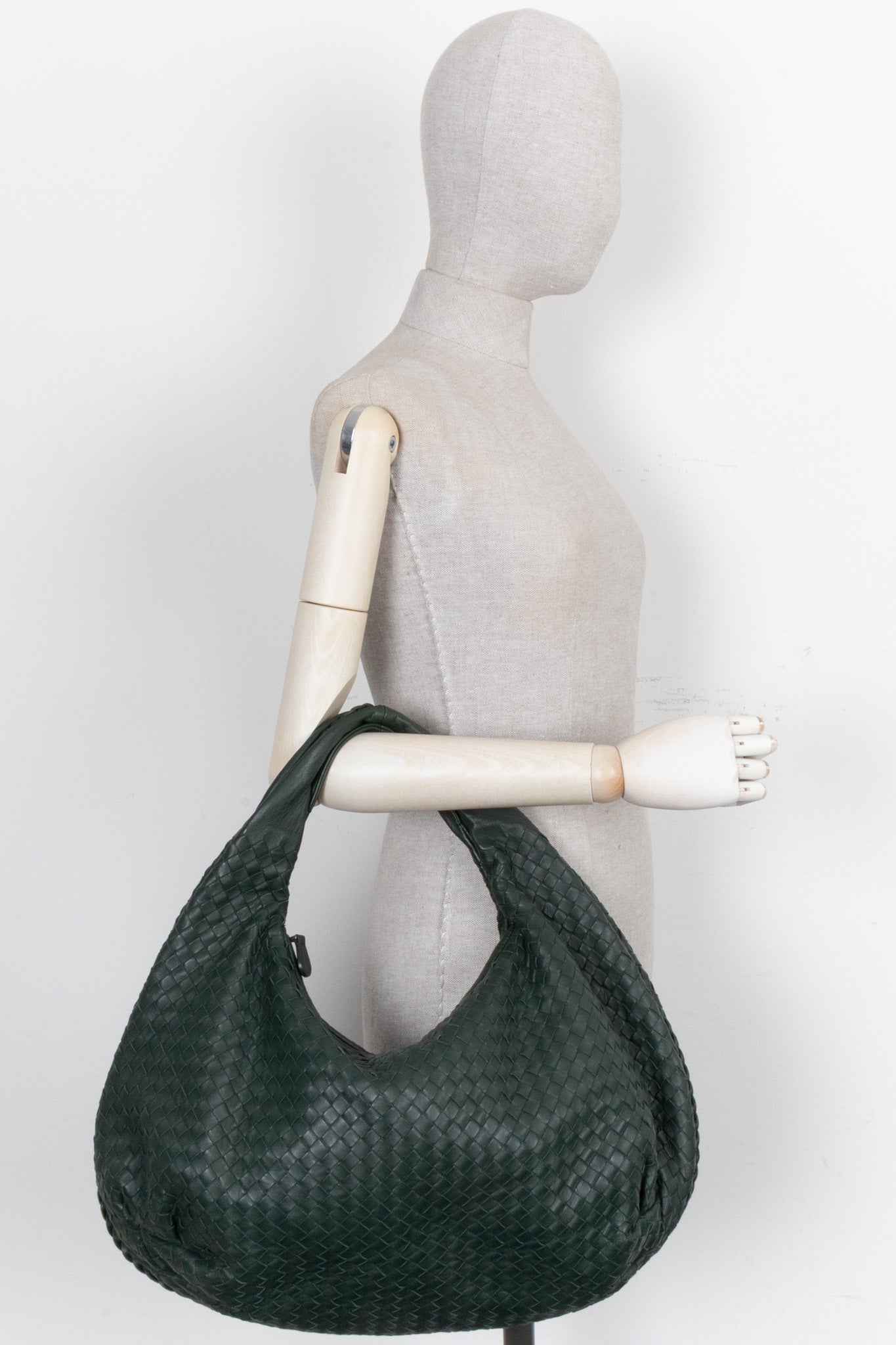 BOTTEGA VENETA Intrecciato Hobo Bag Leather Forest Green – REAWAKE