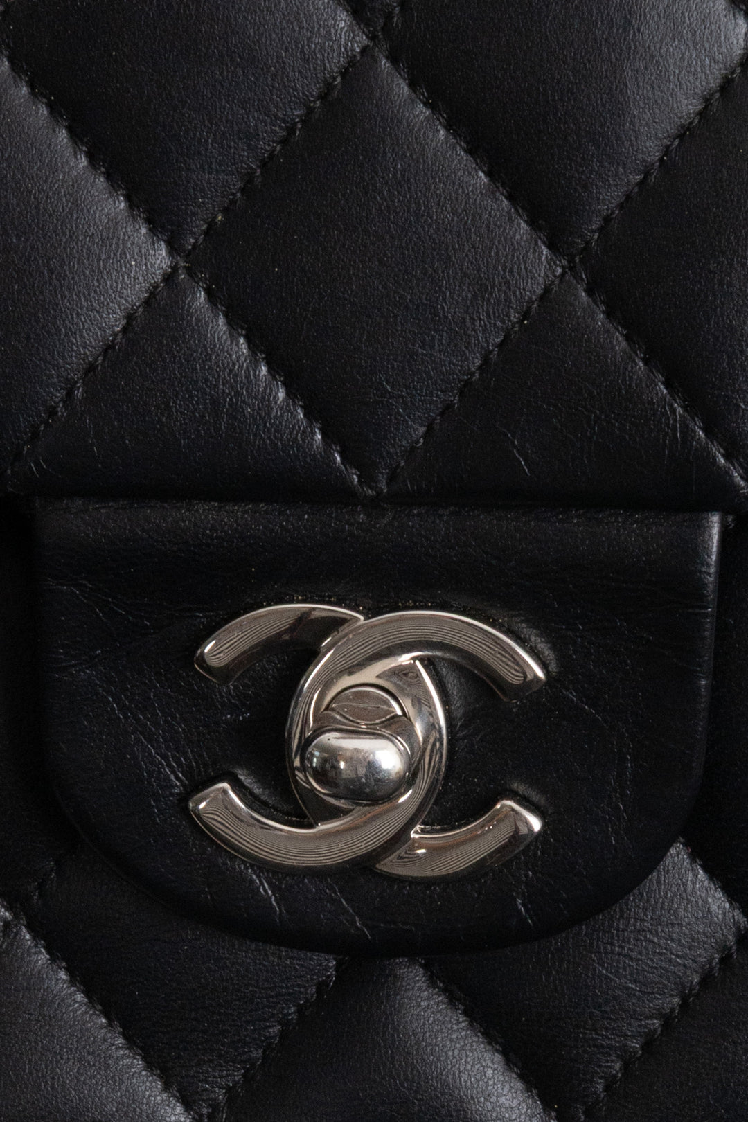 CHANEL Sac à rabat double Medium Cuir Noir