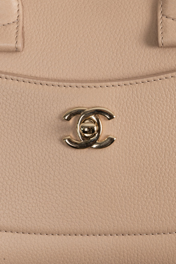 Sac cabas CHANEL Mini Neo Executive en cuir beige