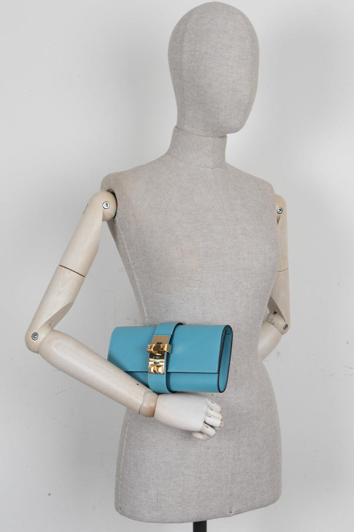HERMÈS Medor 23 Pochette Swift Leather Bleu du Nord