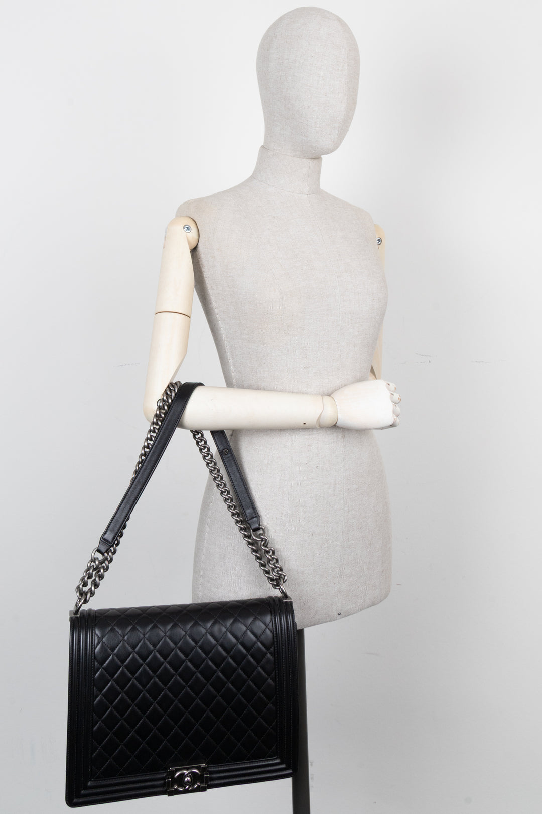 CHANEL Boy Bag Large Black