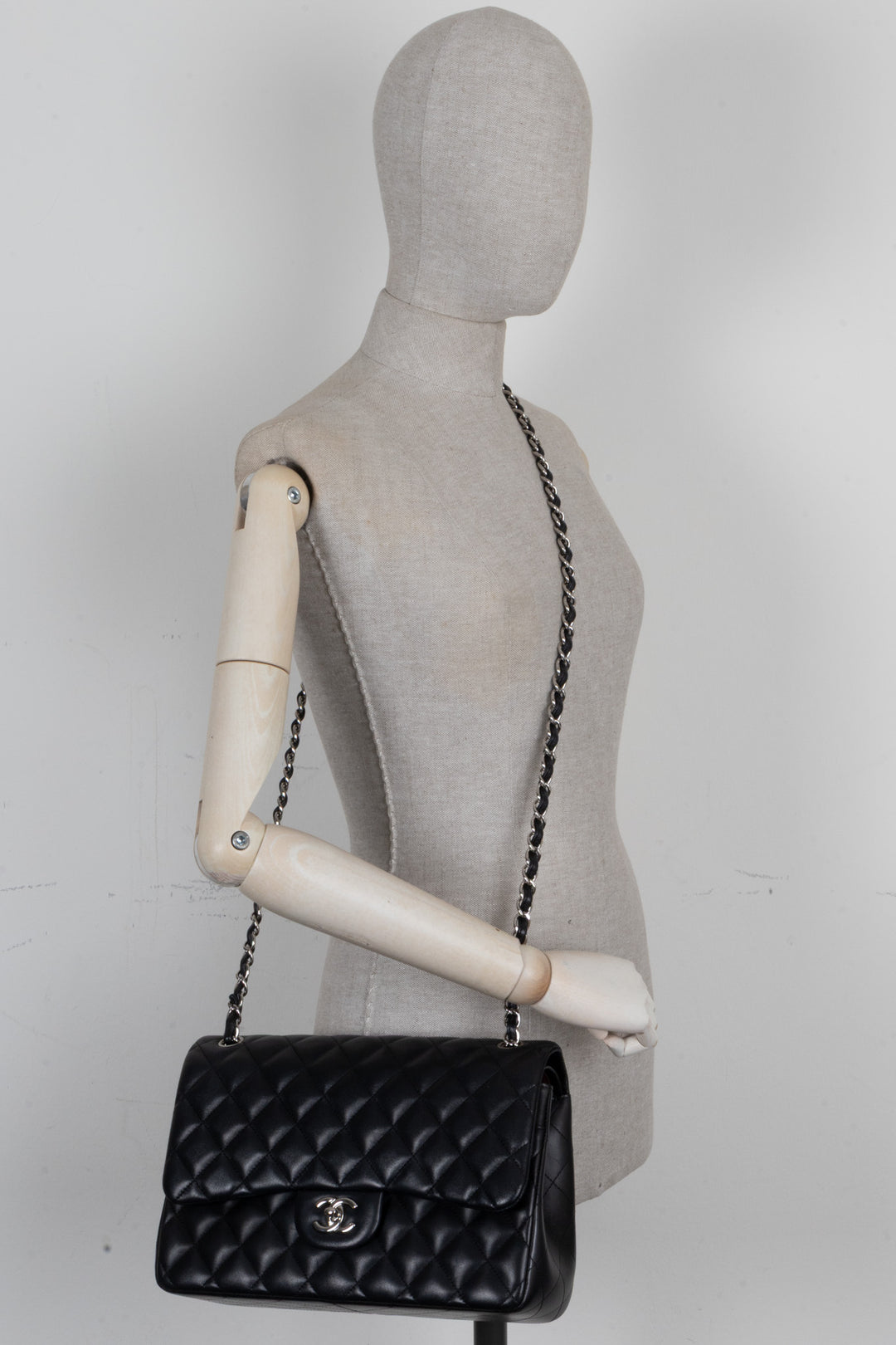 CHANEL Classique Double Rabat Grand Modèle Noir