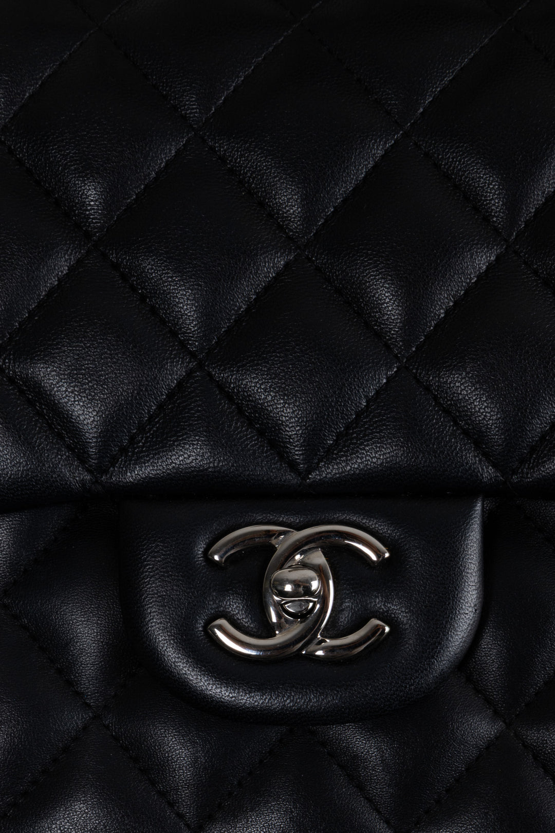 CHANEL Classique Double Rabat Grand Modèle Noir