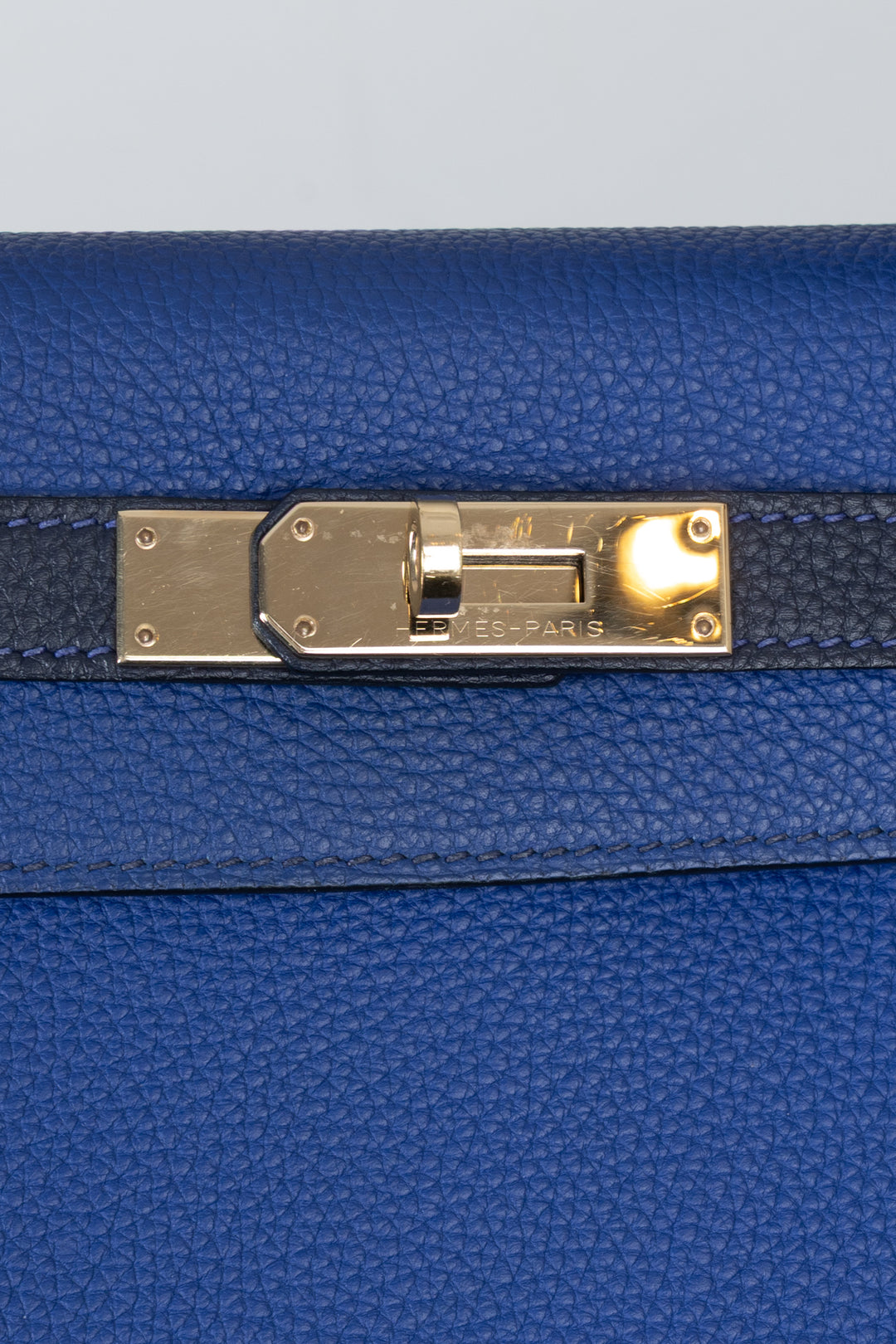 HERMÈS Kelly 28 Horseshoe Togo Two-Tone Blue