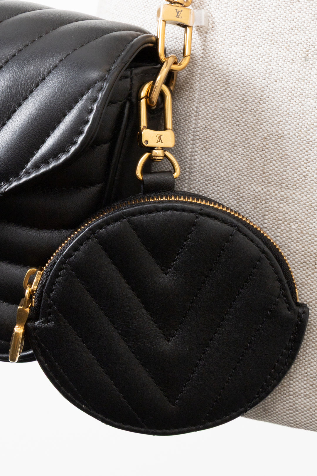 LOUIS VUITTON New Wave Multi Pochette Black