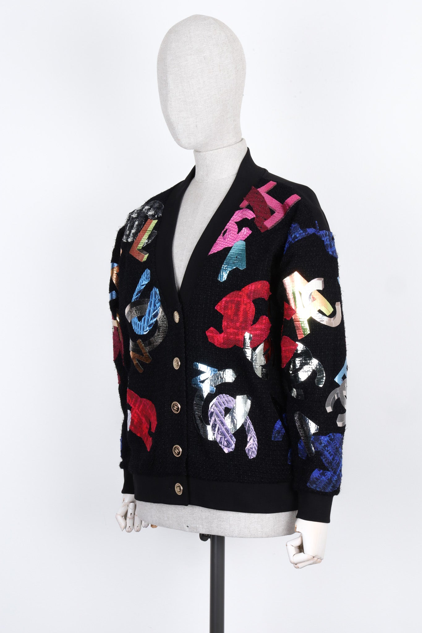 CHANEL Cardigan Pre-Fall 2022 – REAWAKE