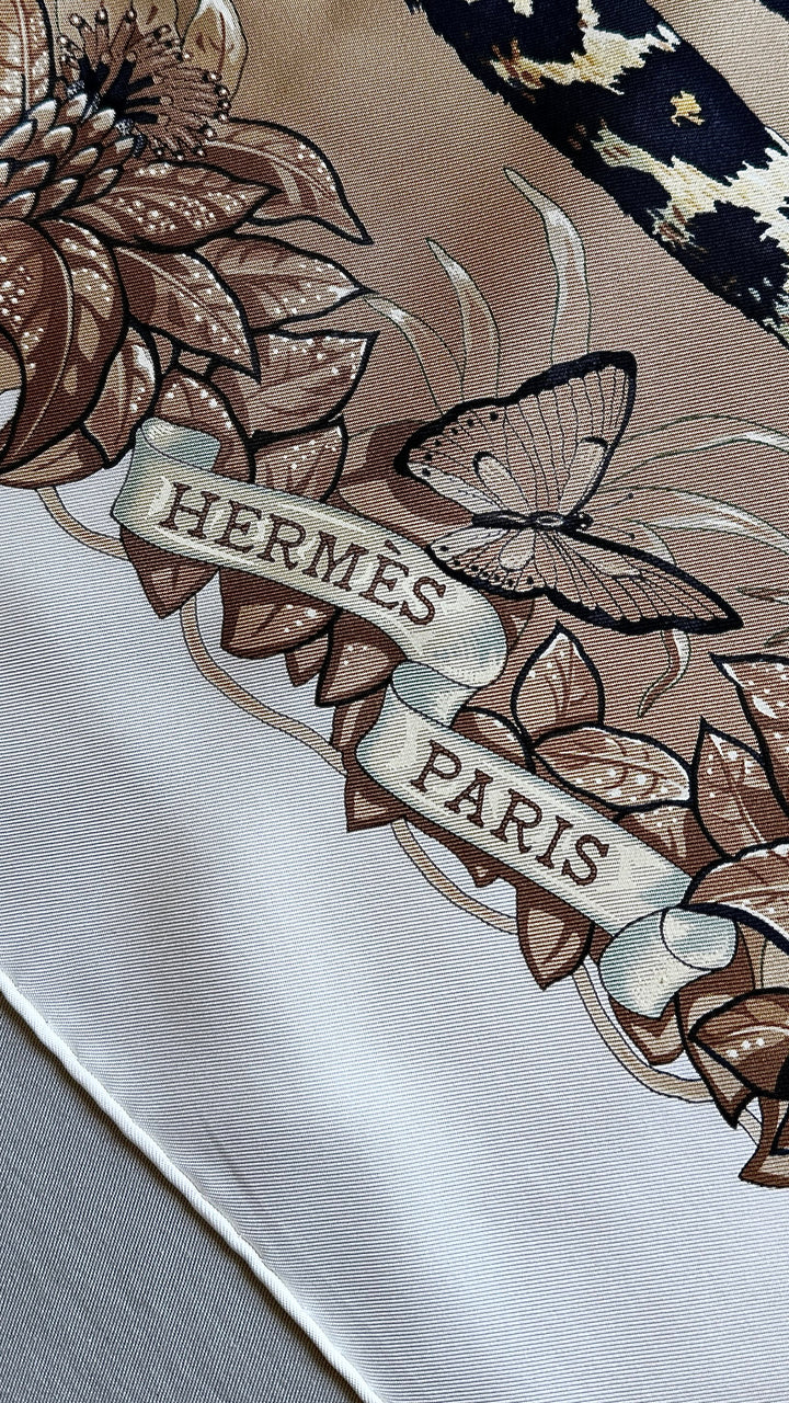 HERMÈS Jungle Love Carré Silk White