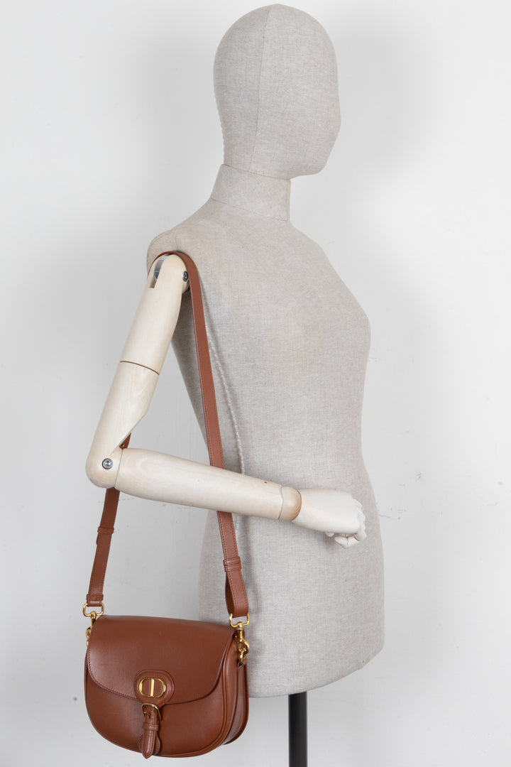 CHRISTIAN DIOR Sac Bobby moyen en cuir cognac