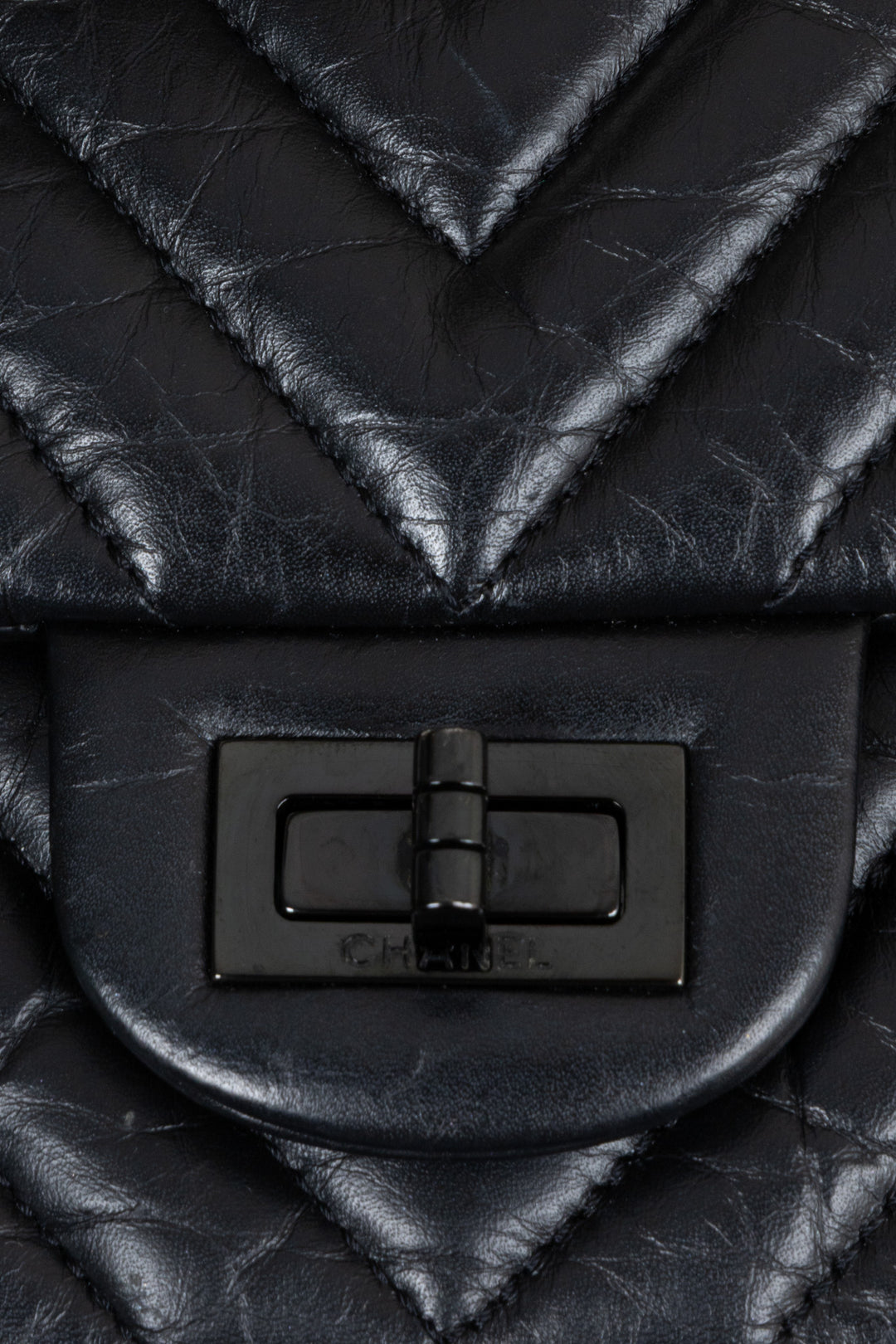 CHANEL Petit 2.55 So Black Veau Chevron Noir