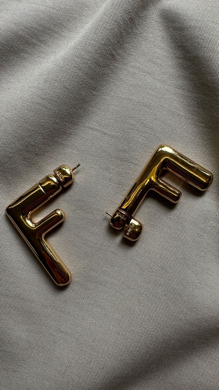 Boucles d'oreilles FENDI F en or