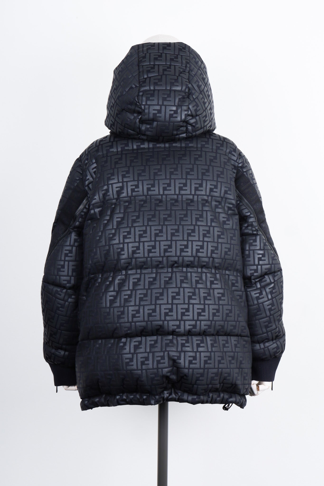 FENDI Reversible Zipped Sleeves Down Jacket – REAWAKE