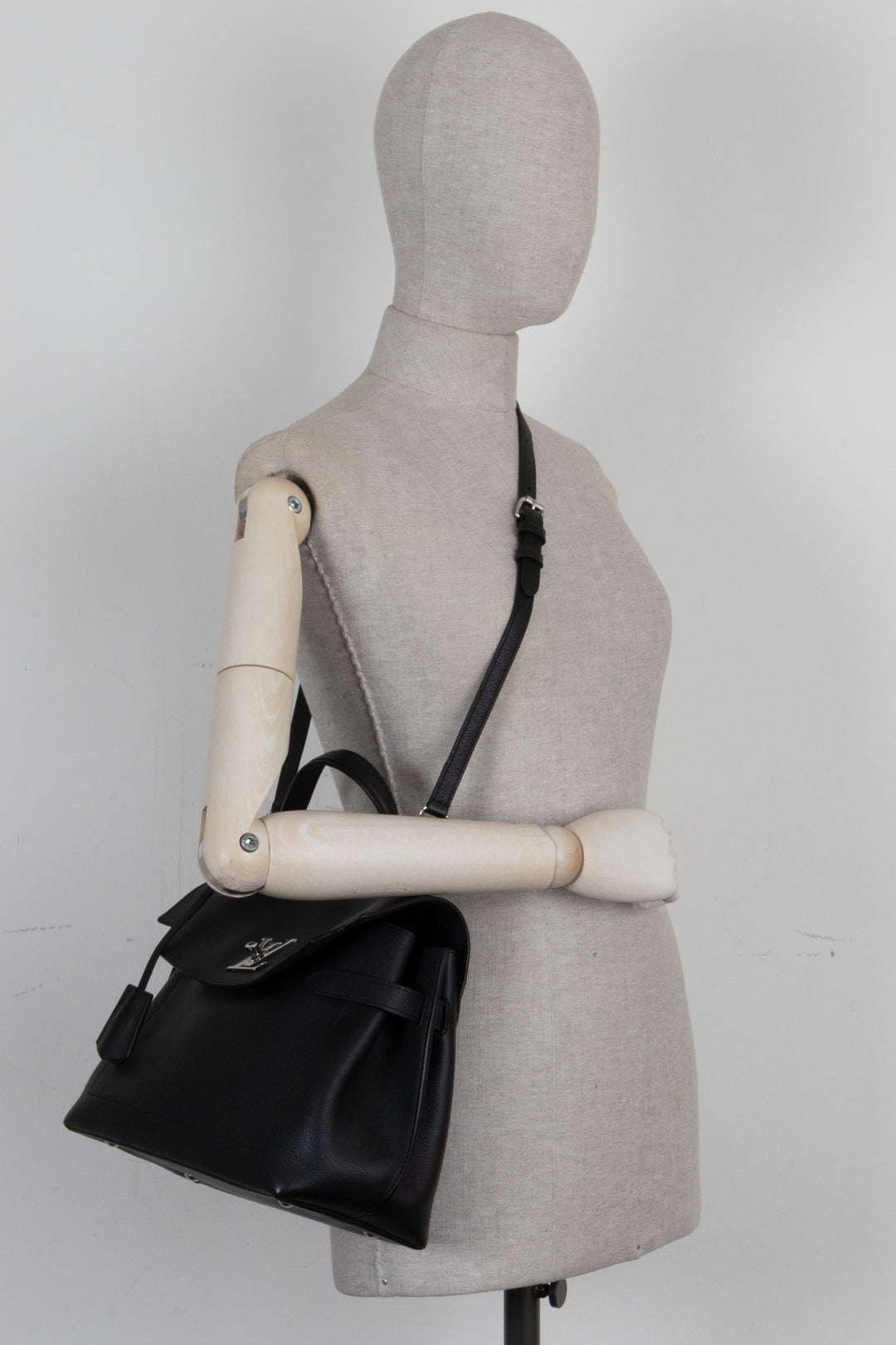LOUIS VUITTON Lockme Ever MM Bag Leather Black
