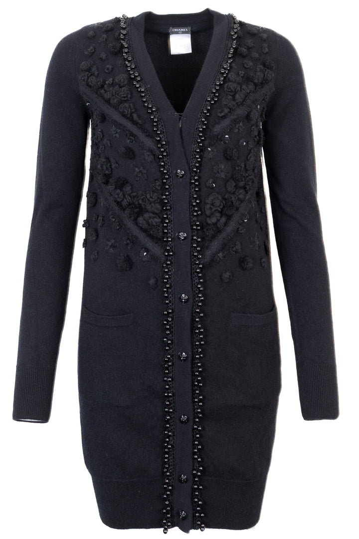 Cardigan en cachemire noir orné de perles CHANEL