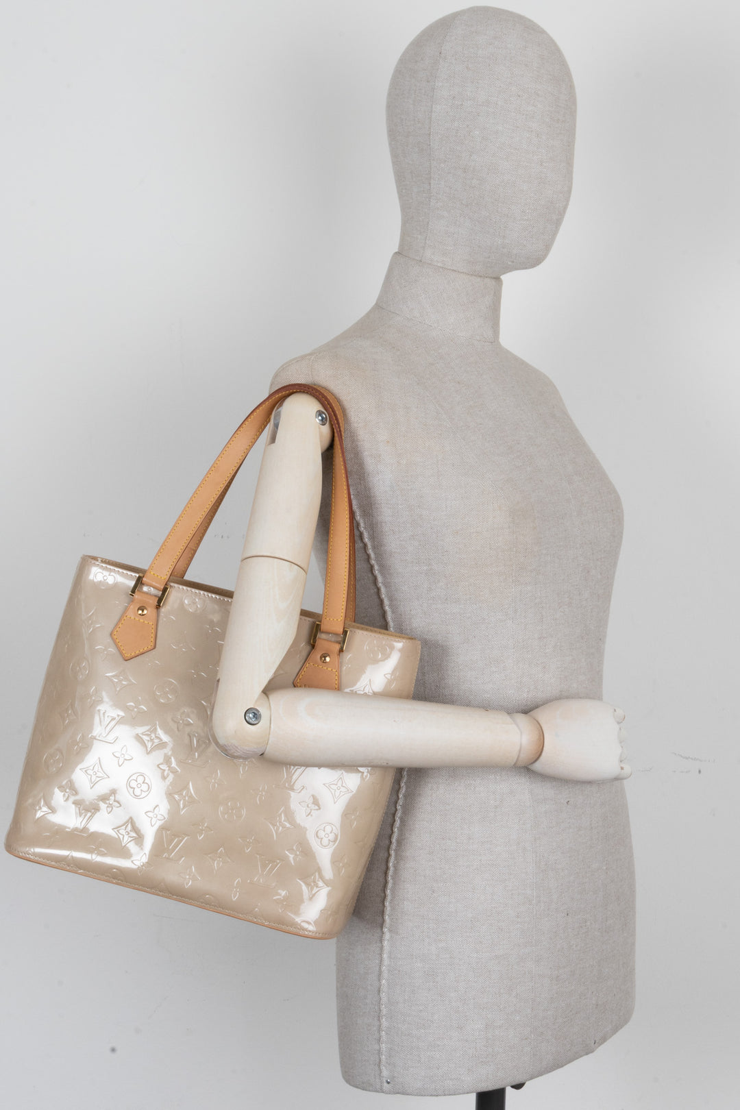 LOUIS VUITTON Houston Bag Champagne