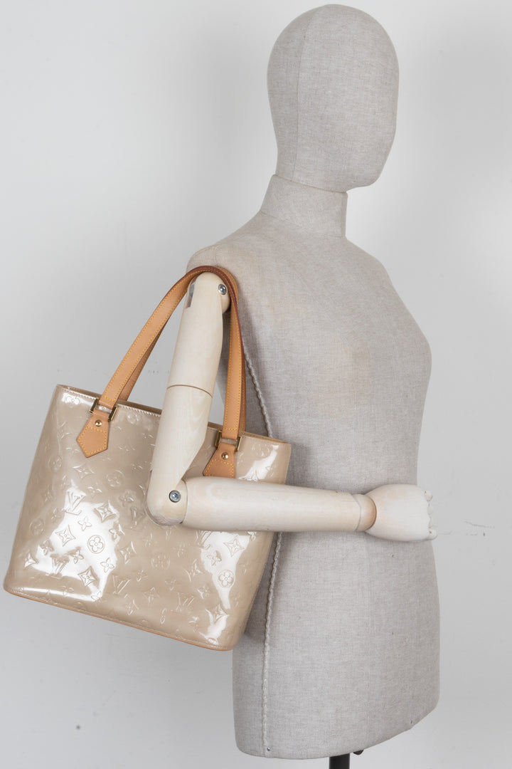 LOUIS VUITTON Houston Bag Champagne