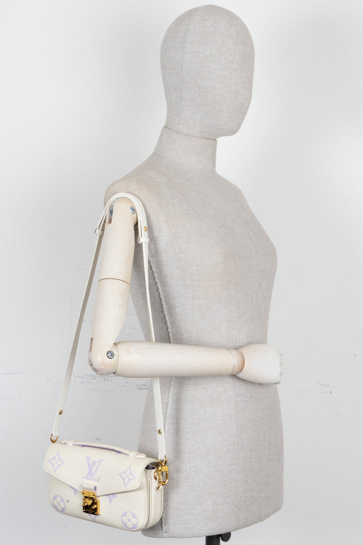 LOUIS VUITTON Bubble Tea Métis East West Leather Ivory