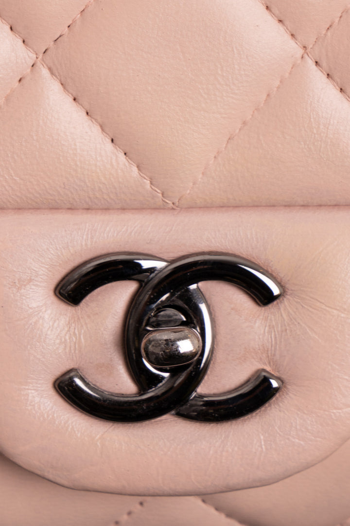 CHANEL Maxi Single Flap Lambskin Pink