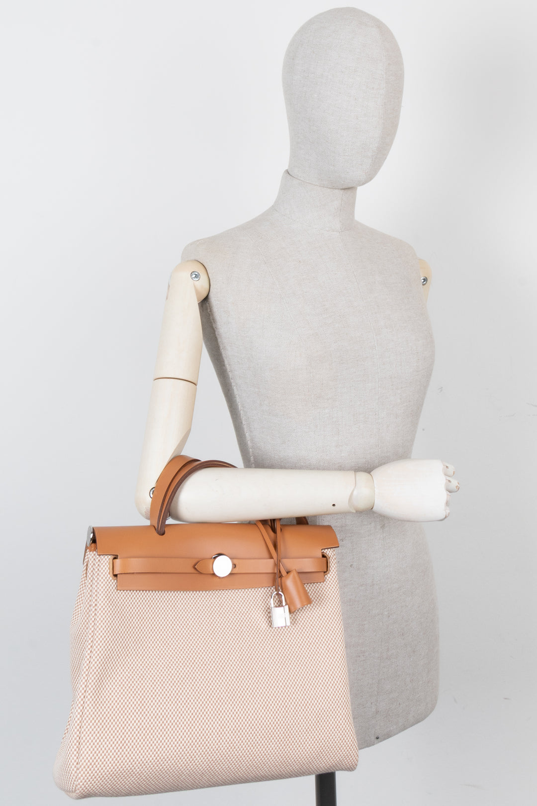 HERMÈS Herbag Zip 31 Canvas Tan