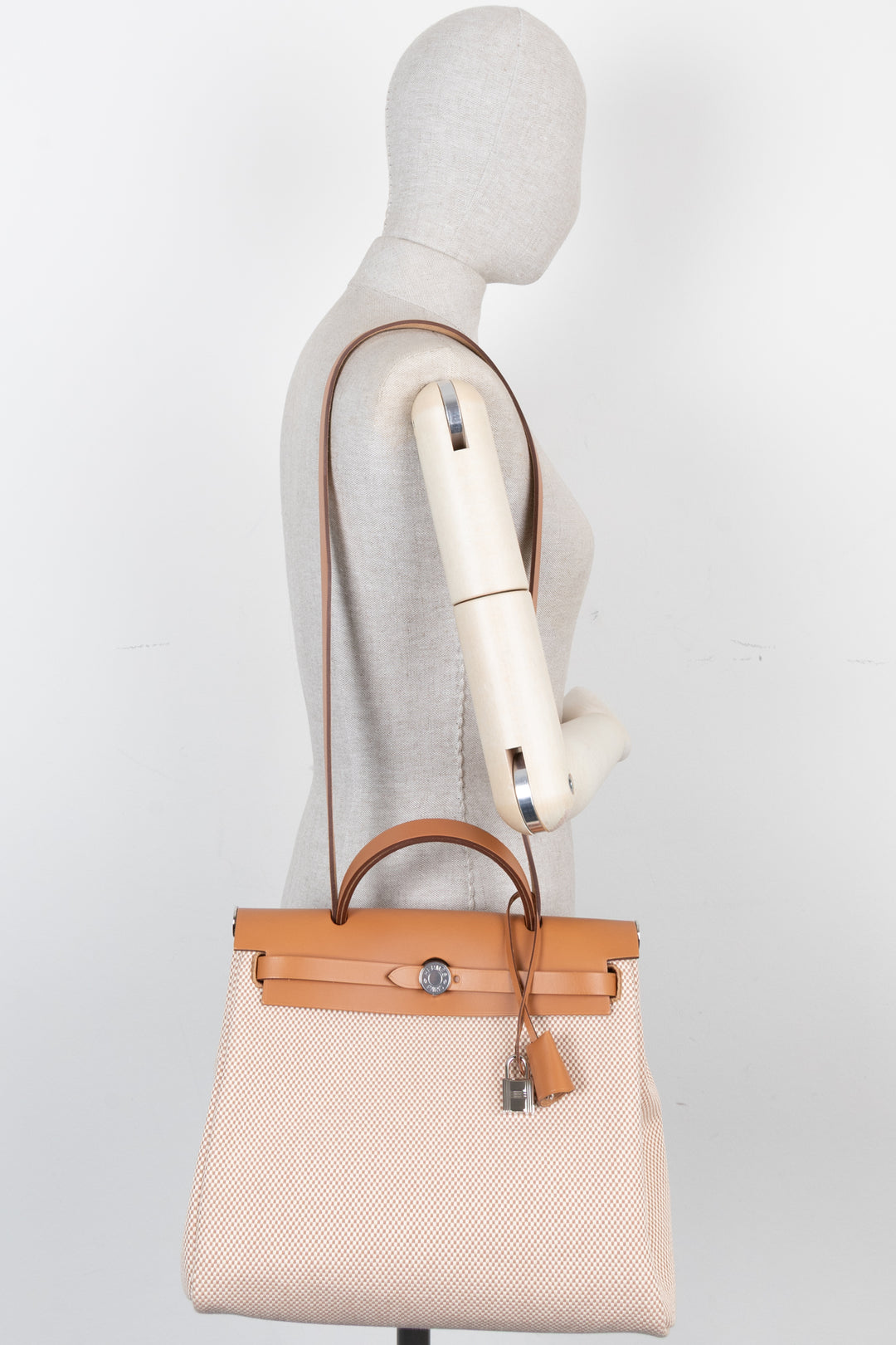HERMÈS Herbag Zip 31 Canvas Tan