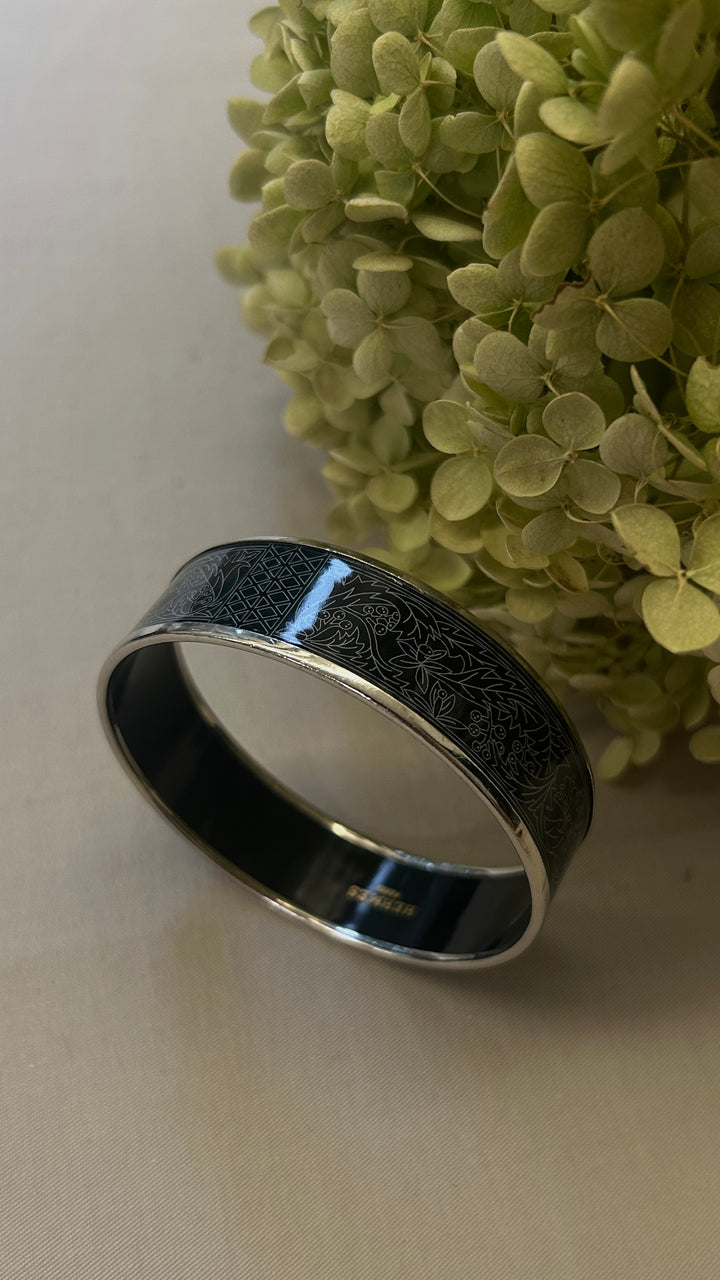 HERMÈS Wide Bracelet Email Black
