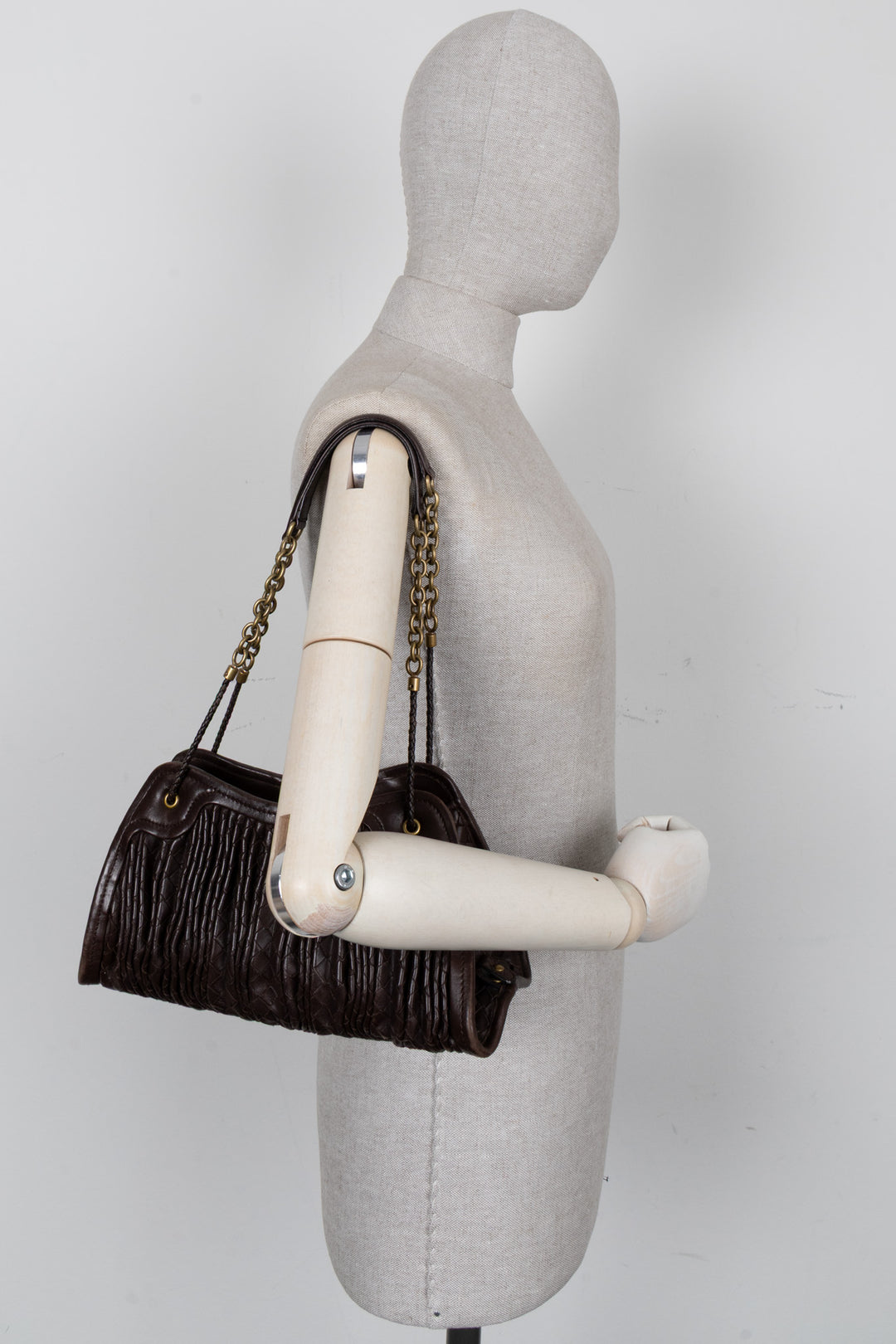 BOTTEGA VENETA Sac à bandoulière froncé Intrecciato Marron