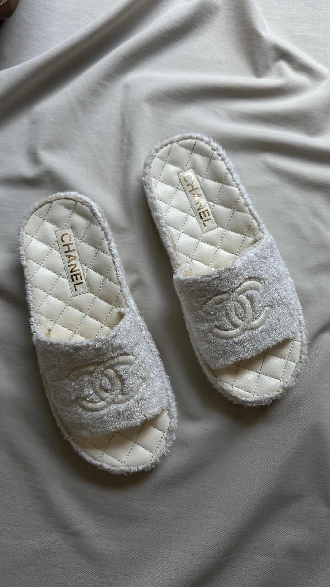 CHANEL CC Flats White