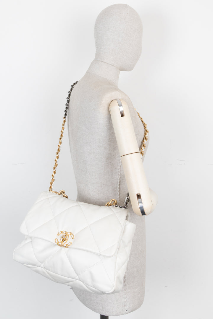 CHANEL 19 Large White