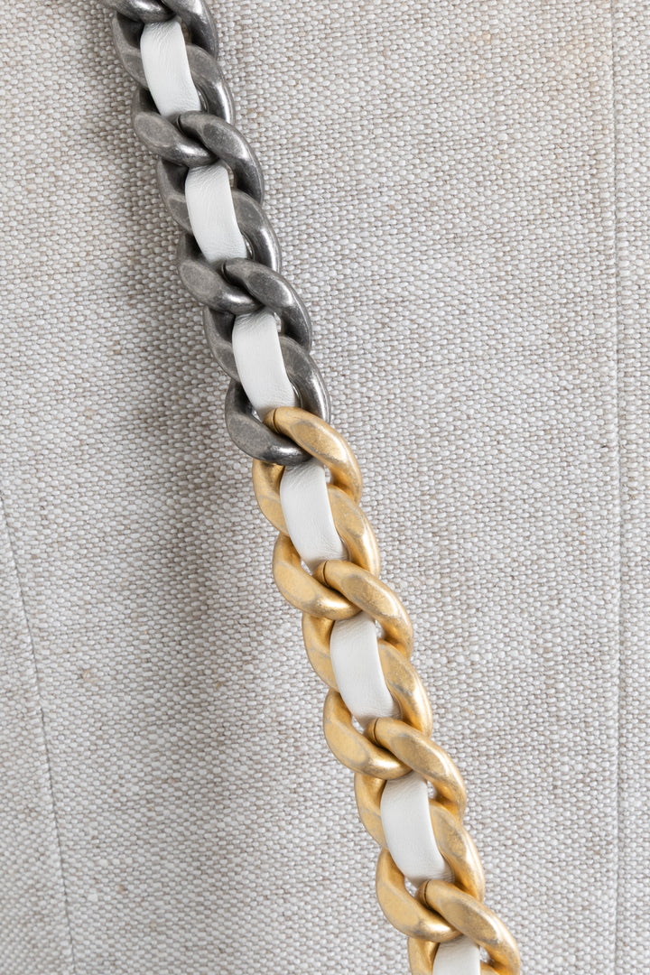 CHANEL 19 Large White