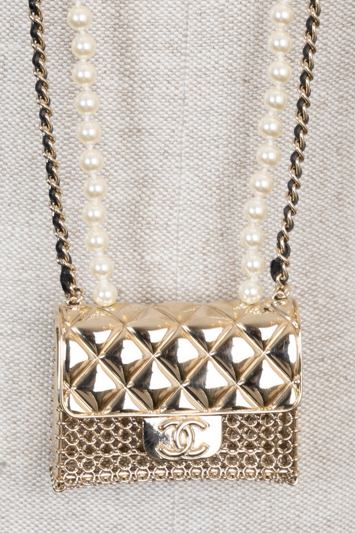 CHANEL The Chain Flap Bag Necklace Pearls Chain