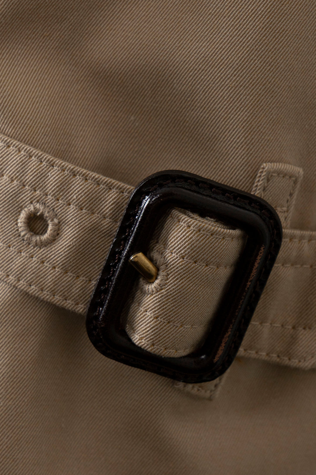 BURBERRY Le trench-coat classique ceinturé Sandringham Beige
