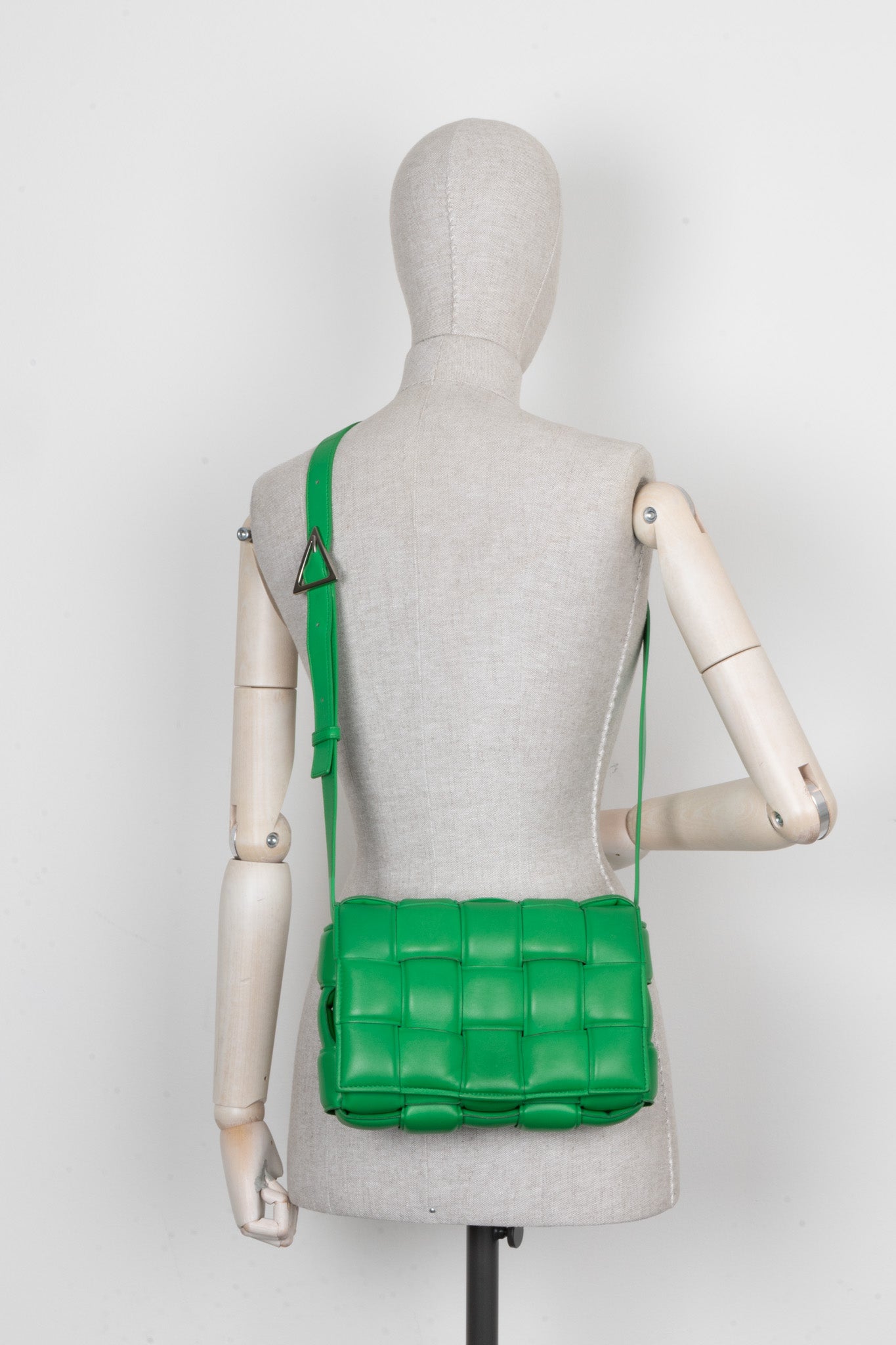 バッグ PJGOODBUYBOTTEGA VENETA BOTTEGA VENETA Padded Cassette Bag Parakeet – REAWAKE