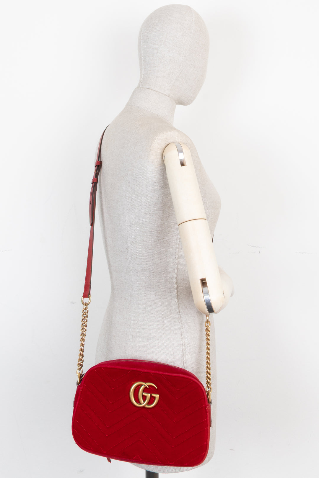 Sac photo GUCCI Marmont moyen en velours rouge