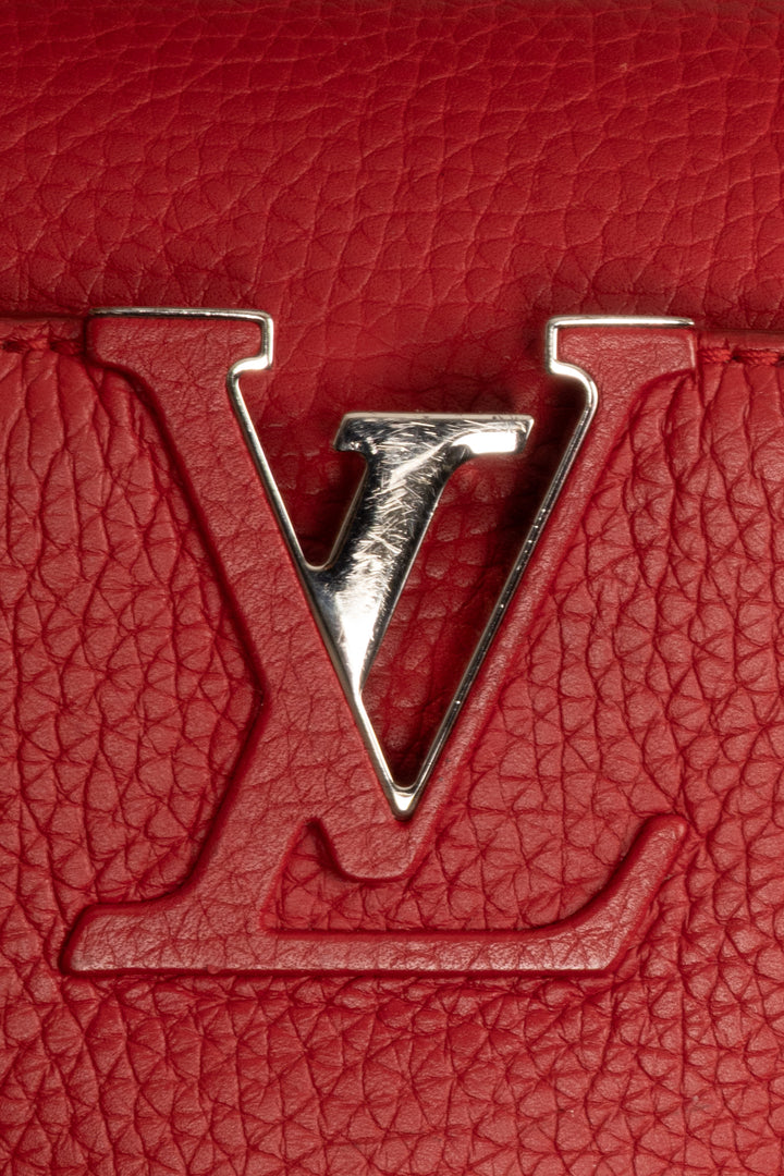 LOUIS VUITTON Capucines MM Rouge