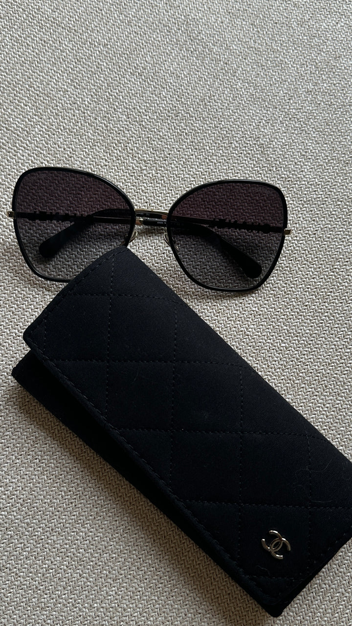 CHANEL 4283 c410/S6 Logo Sunglasses Black