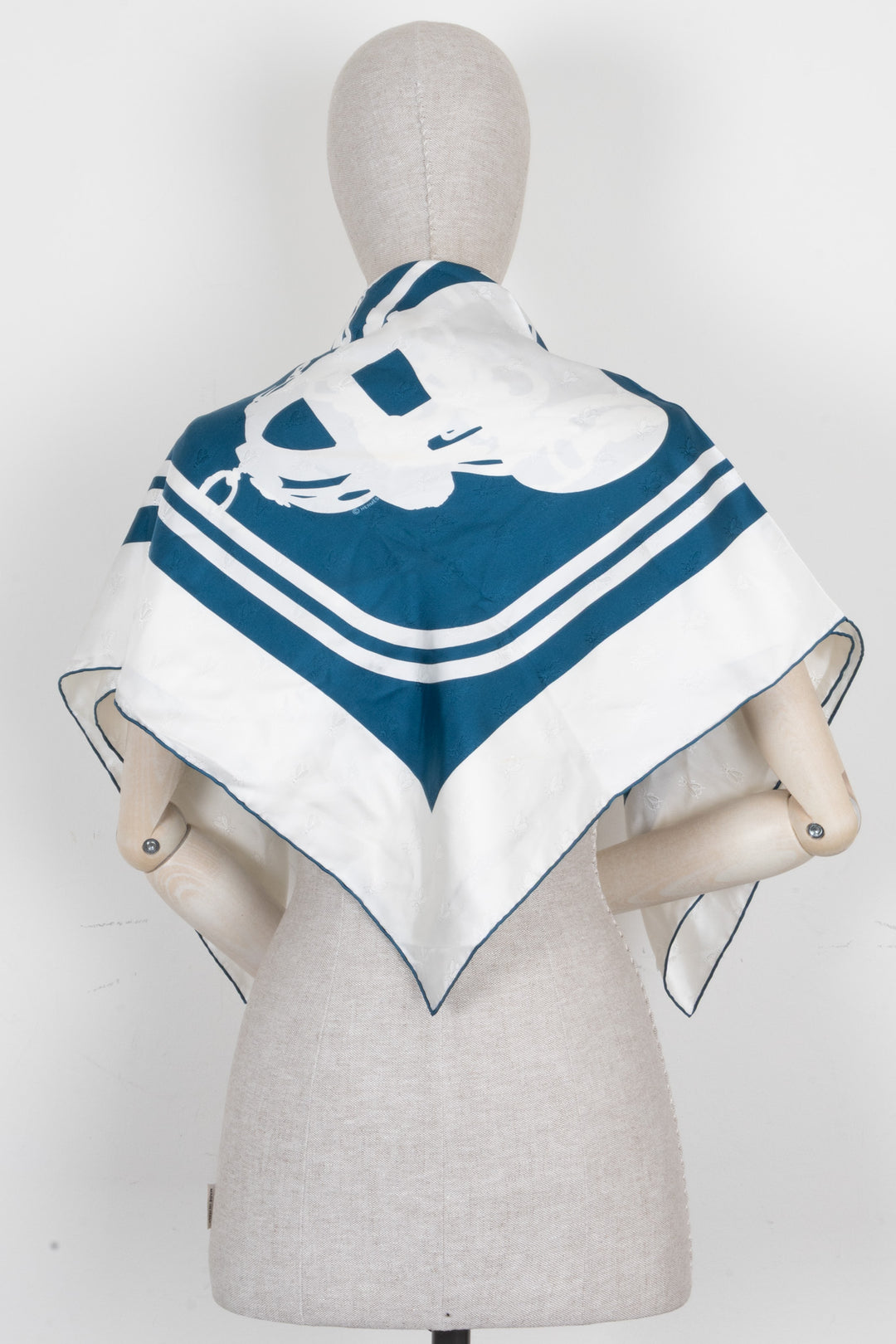 HERMÈS Brides De Gala Double Face Carré 90 Silk Blue