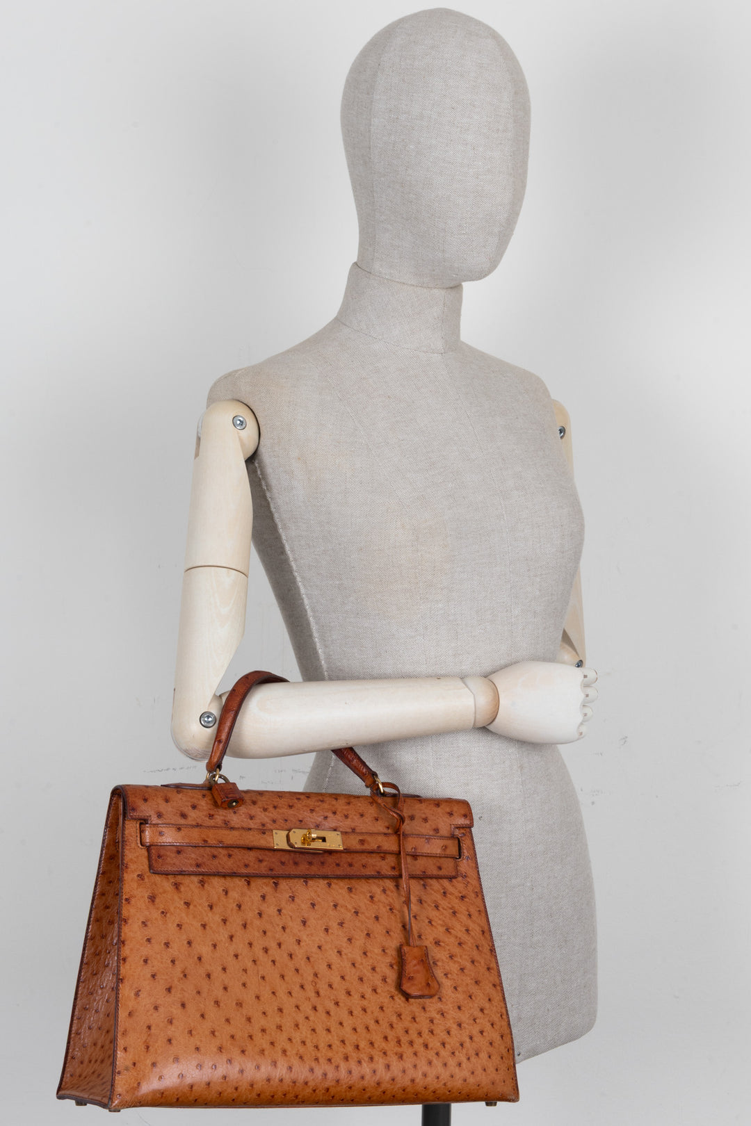 HERMÈS Kelly 32 Sellier Ostrich Leather Noisette