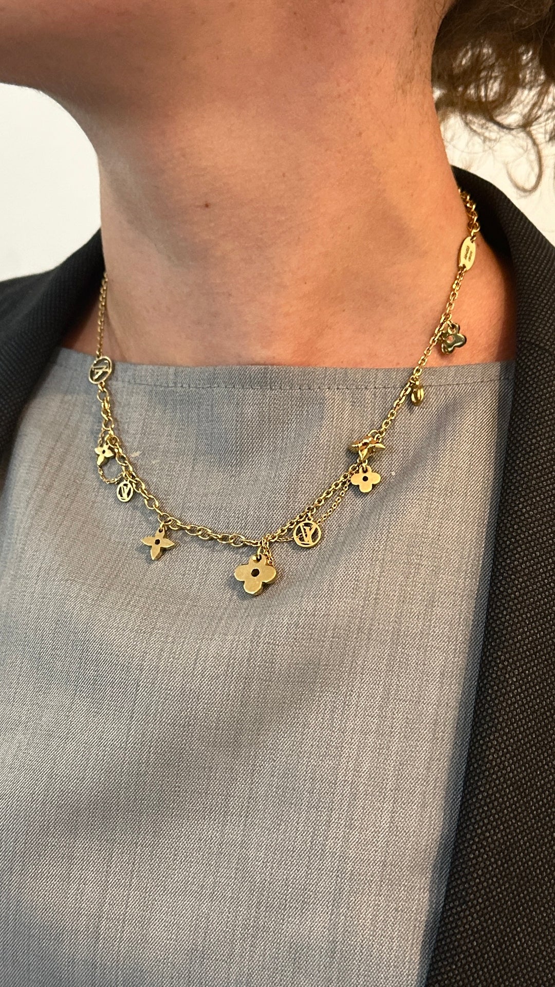 LOUIS VUITTON Blooming Monogram Necklace Gold