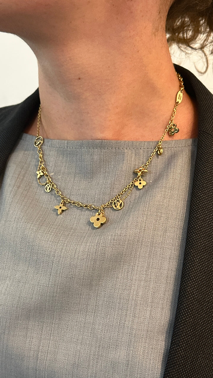 LOUIS VUITTON Blooming Monogram Necklace Gold