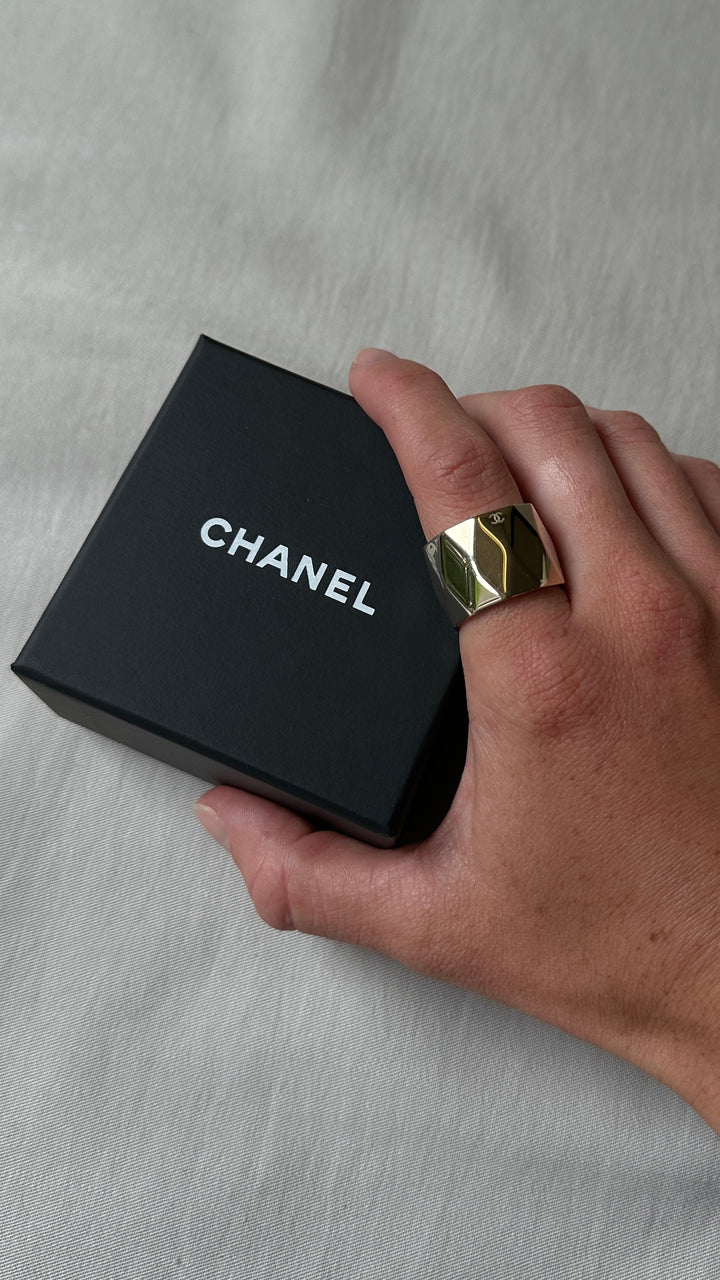 CHANEL 2017 Ring Champagne