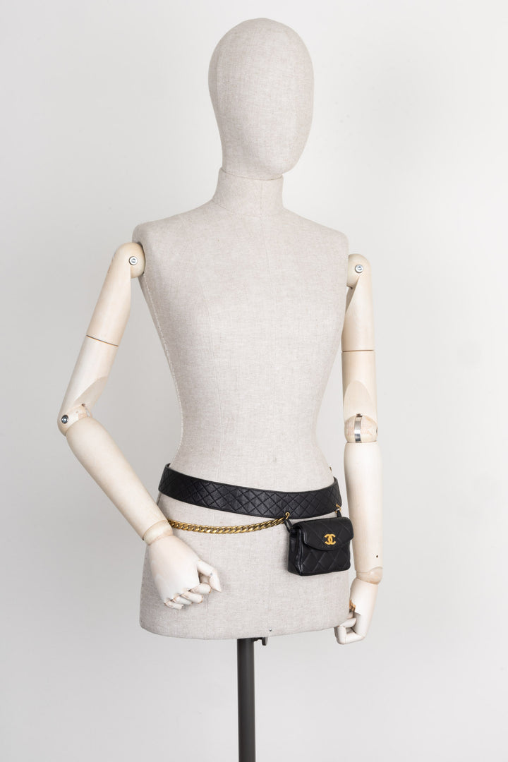 CHANEL 1994 Ceinture avec sac, chaîne