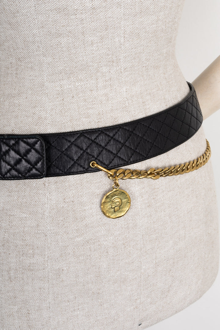 CHANEL 1994 Ceinture avec sac, chaîne