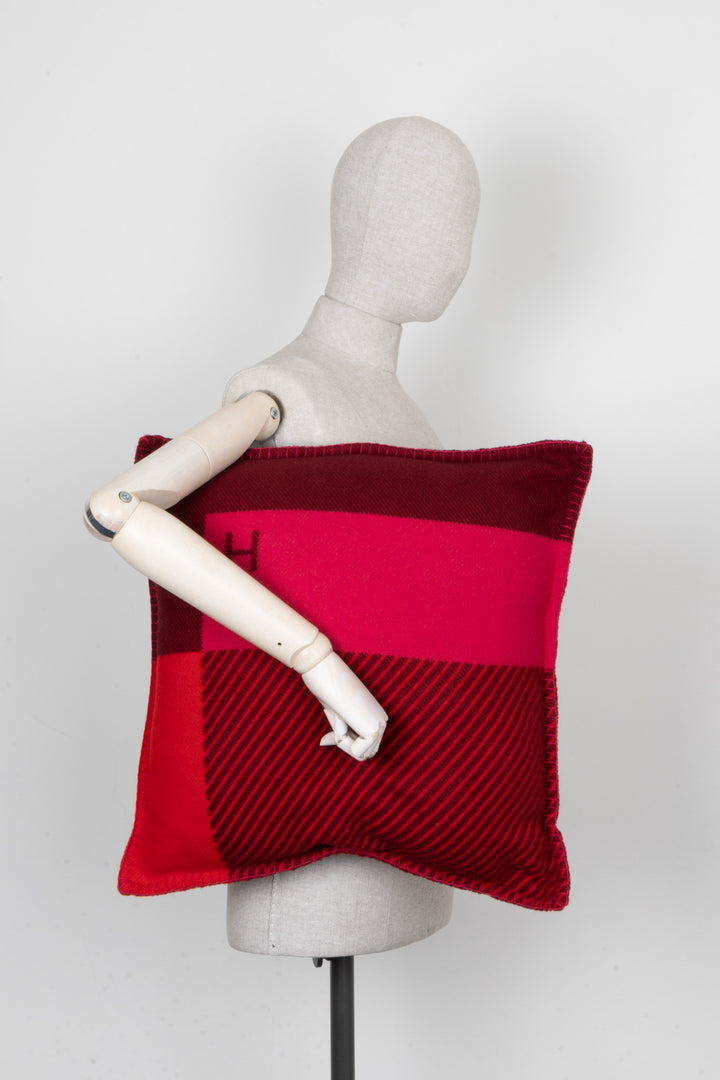 HERMÈS Small Avalon III Pillow Red Pink