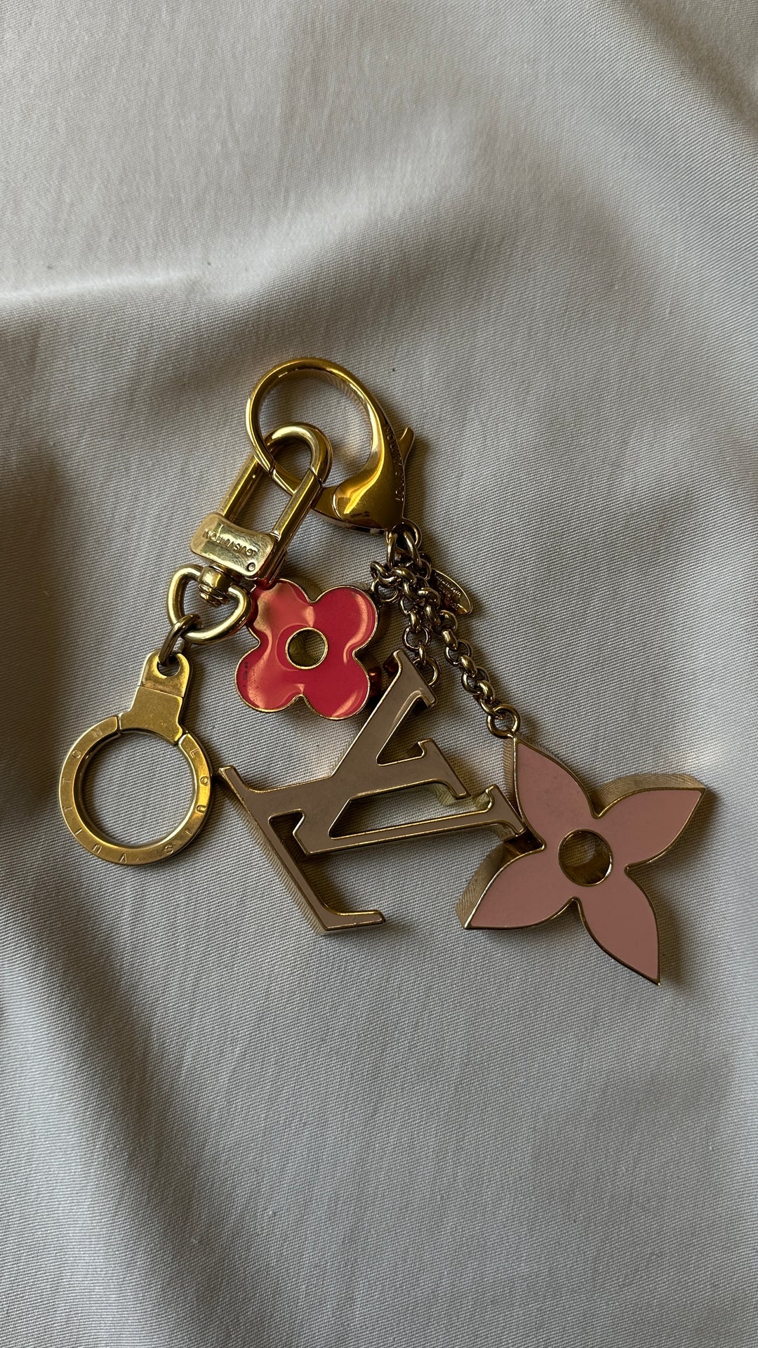 Porte-clés LOUIS VUITTON Blossom Or rose