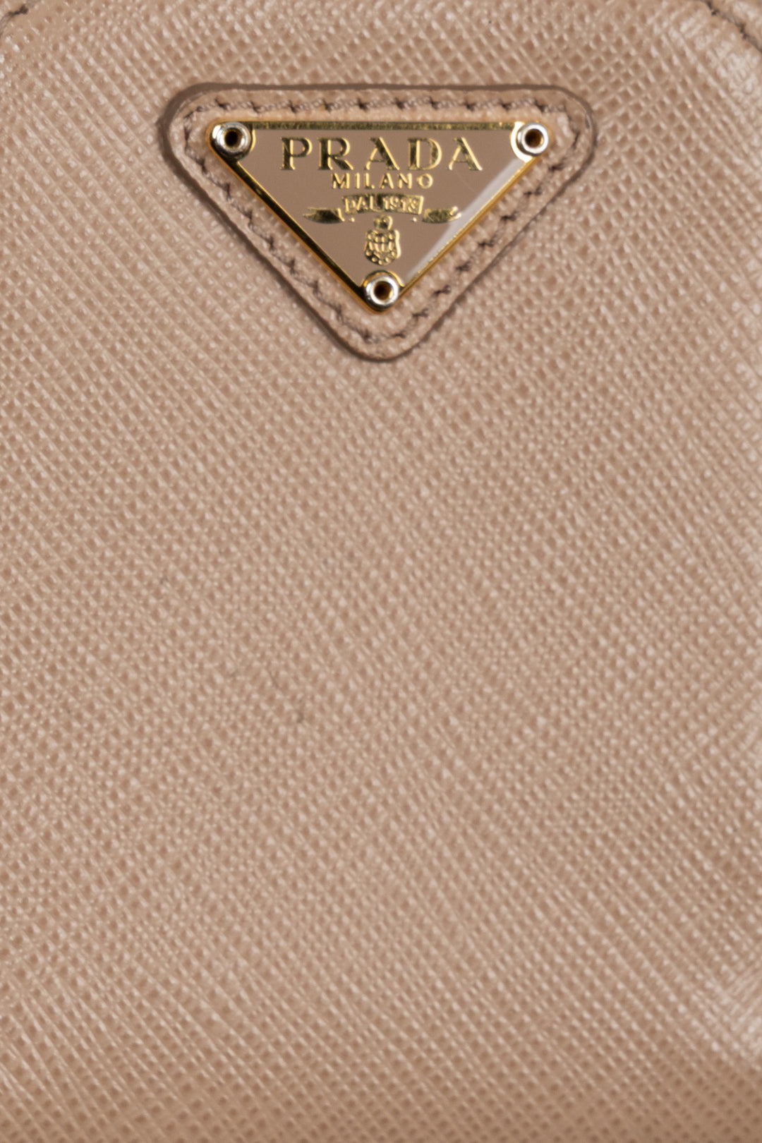 PRADA Re-Edition 2005 Bag Saffiano Leather Tan