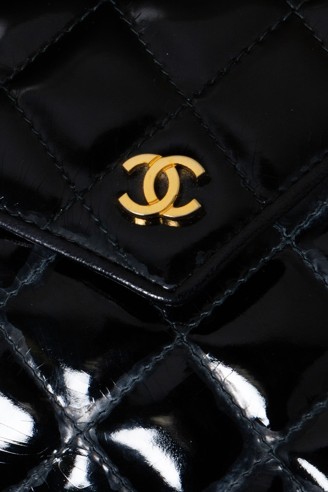 CHANEL Vintage CC Clutch Patent Leather Black