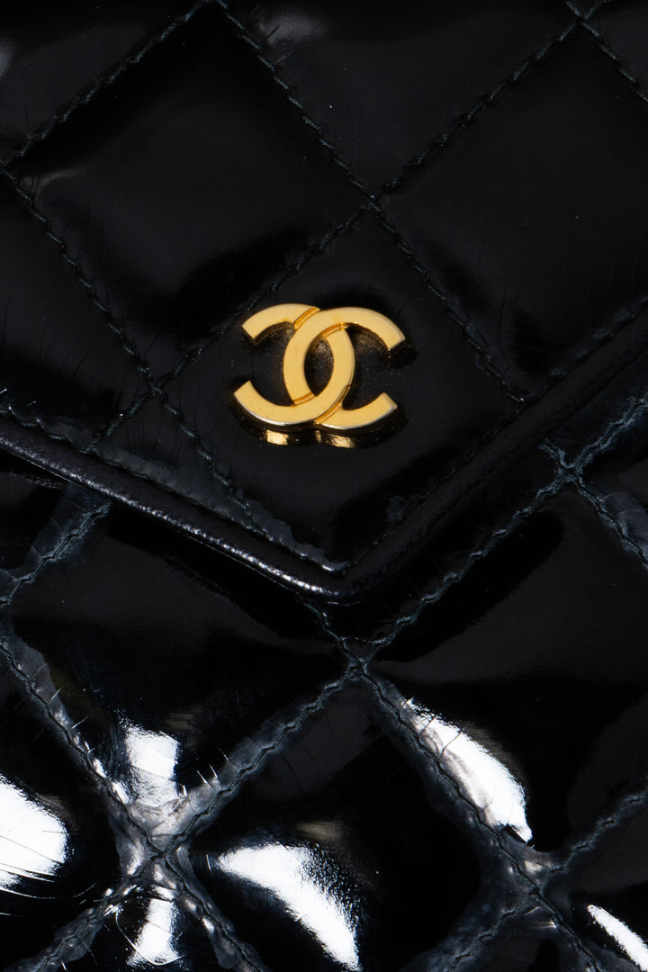 CHANEL Vintage CC Clutch Patent Leather Black