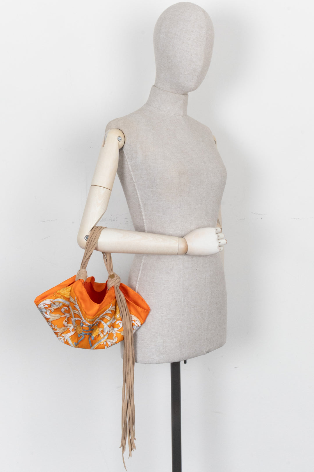 UNFOLD Hermès Silk Knot Bag Orange