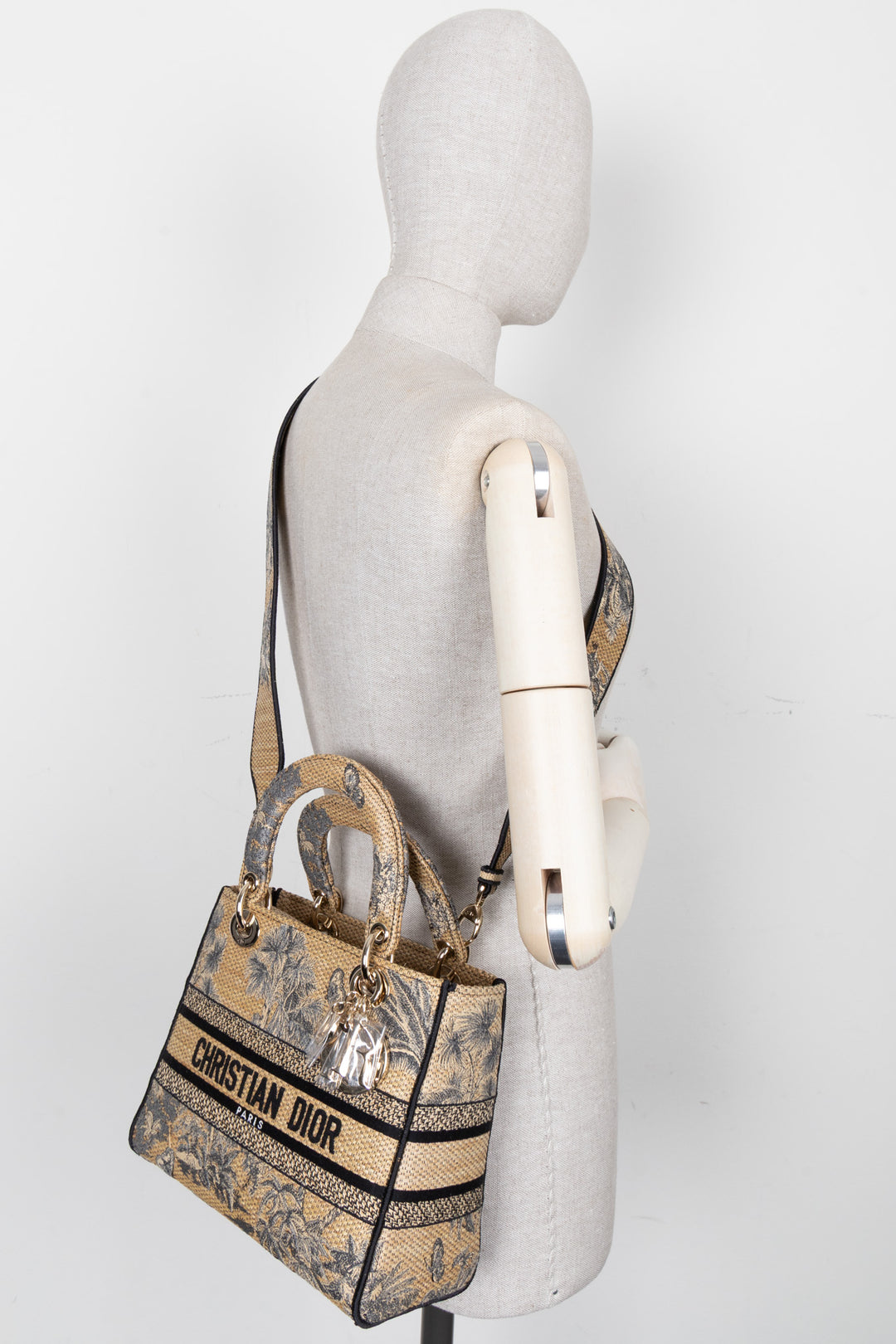 CHRISTIAN DIOR Medium Dioriviera Lady Dior Raffia